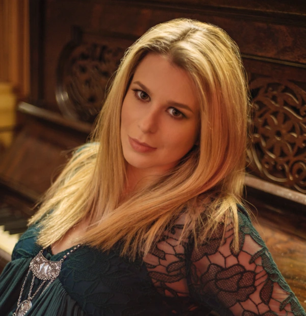 Ana Cristina Cash