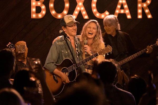 Kevin Bacon And Jennifer Nettles Win Hollywood Music In Media Award