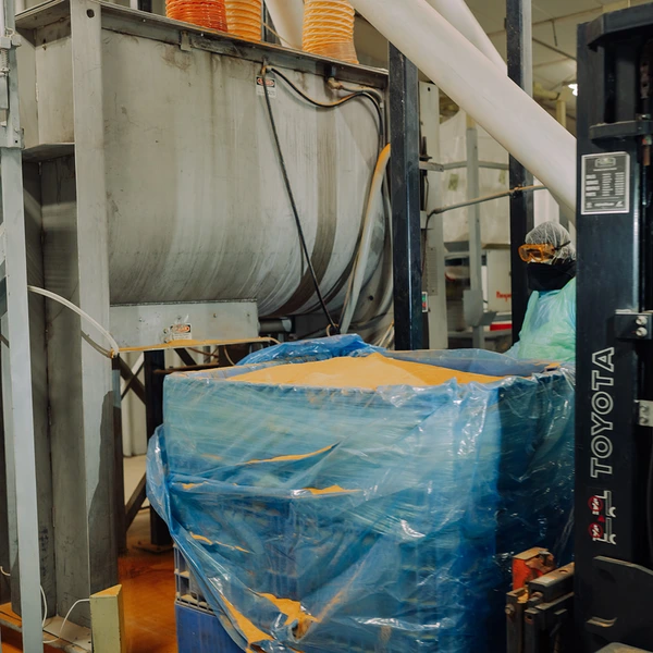 Blending dry and granulated product